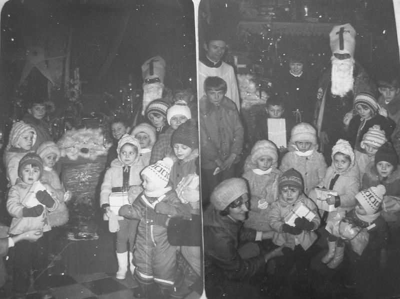 parafia polskokatolicka 1_49.jpg - Rok 1979. Św. Mikołaj zawitał do parafii